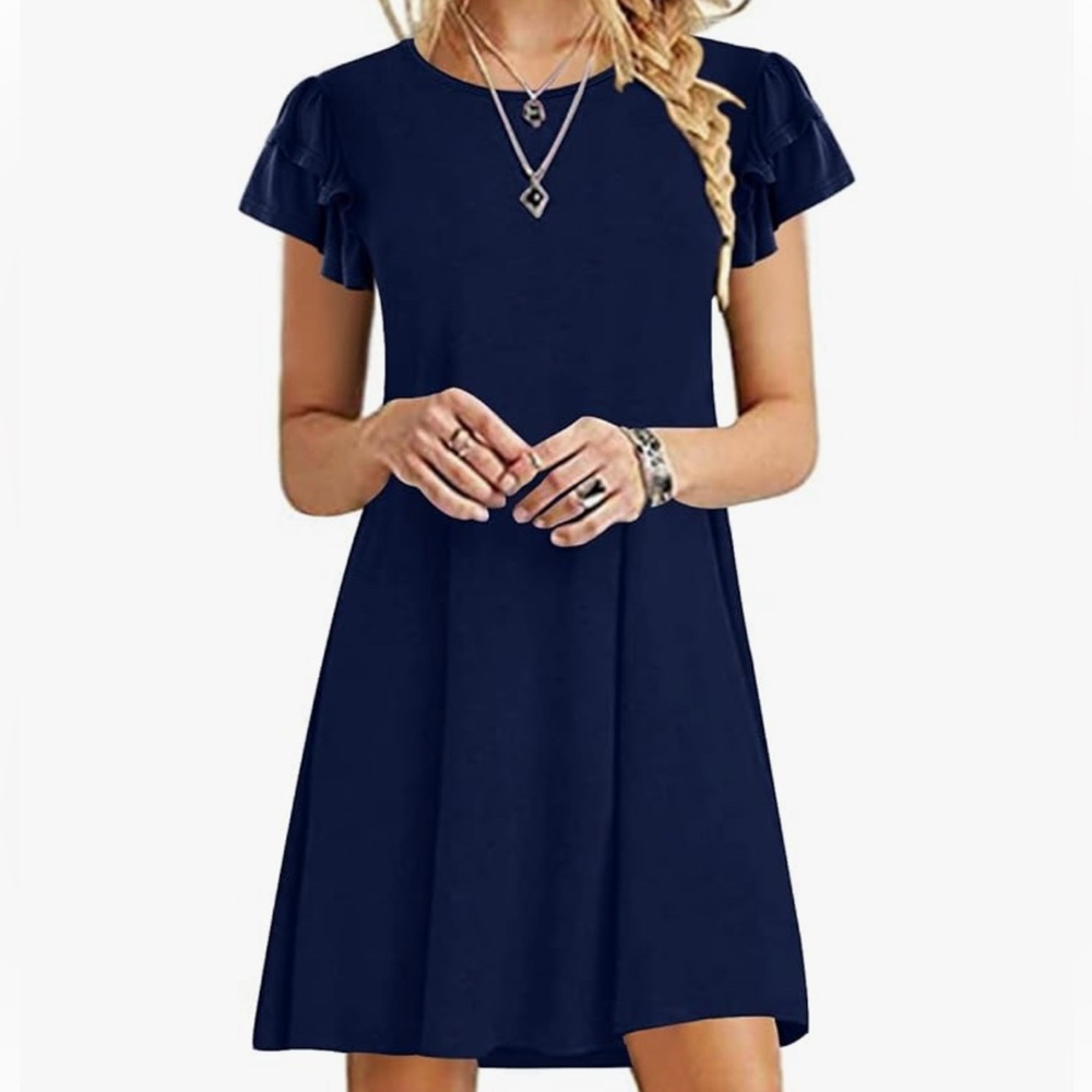 NWT navy dress, short sleeves, crew neck, has pockets. DB Moon. Women’s medium